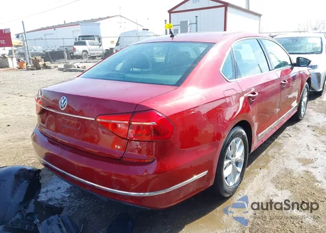2016 Volkswagen Passat 1.8T S z USA, uszkodzony, nr VIN 1VWAT7A31GC007932